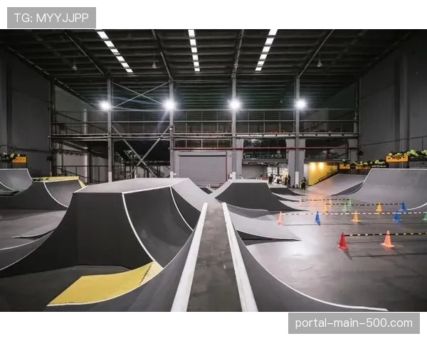 RealFly室内BMX运动馆设置海绵池软着陆满足各水平训练