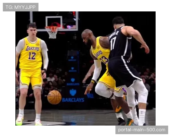 突发:篮网主场巴克莱中心因火警警报短暂疏散,比赛中断20分钟